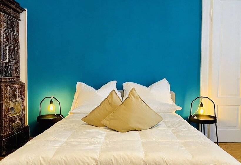 اتاق لوکس, Crops City Stay