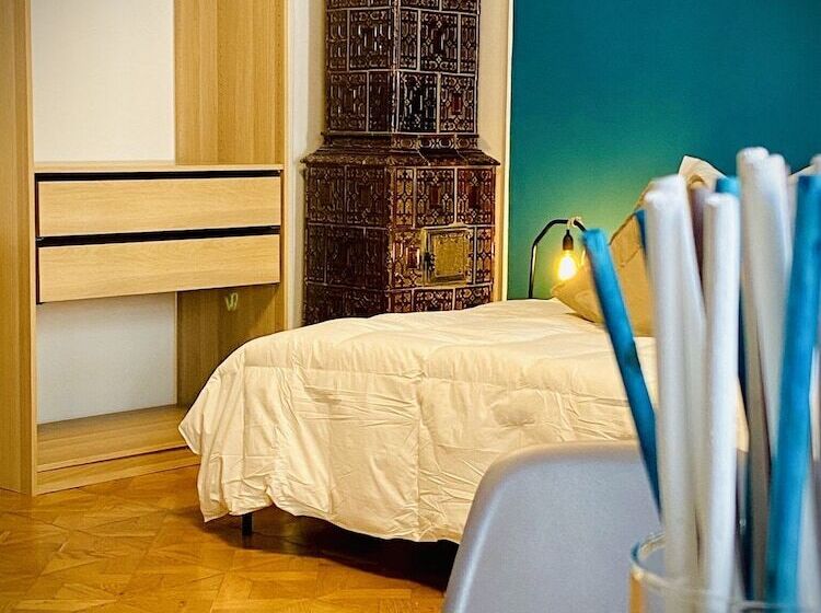 اتاق لوکس, Crops City Stay