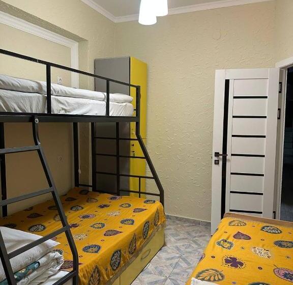 اتاق استاندارد, Sweet Home Hostel
