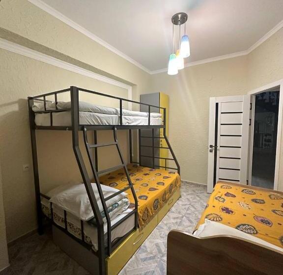 اتاق استاندارد, Sweet Home Hostel