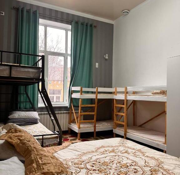 اتاق خانوادگی, Sweet Home Hostel