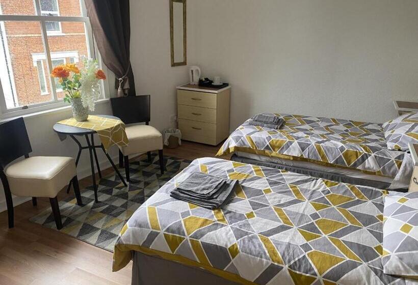 חדר דלוקס לשלושה, Traveller S Choice Ipswich