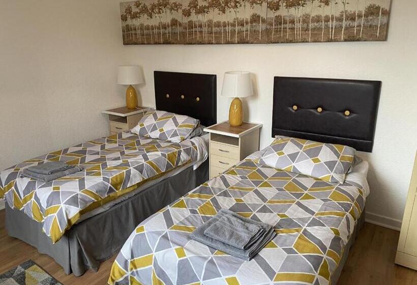 חדר דלוקס לשלושה, Traveller S Choice Ipswich