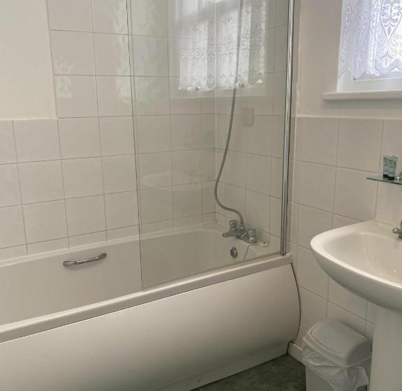 חדר דלוקס לשלושה, Traveller S Choice Ipswich