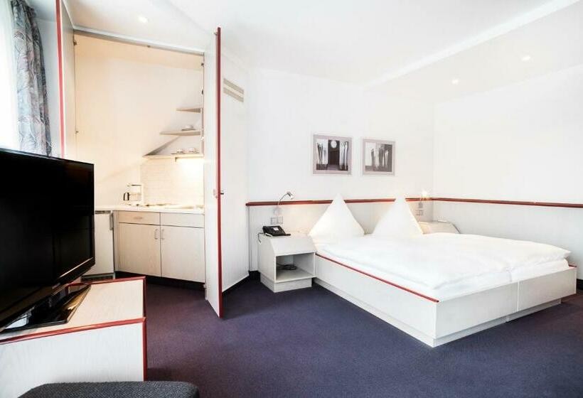 スタンダードルーム, Hennedamm