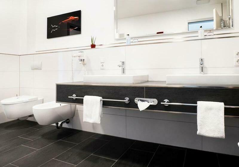 スタンダードルーム, Hennedamm