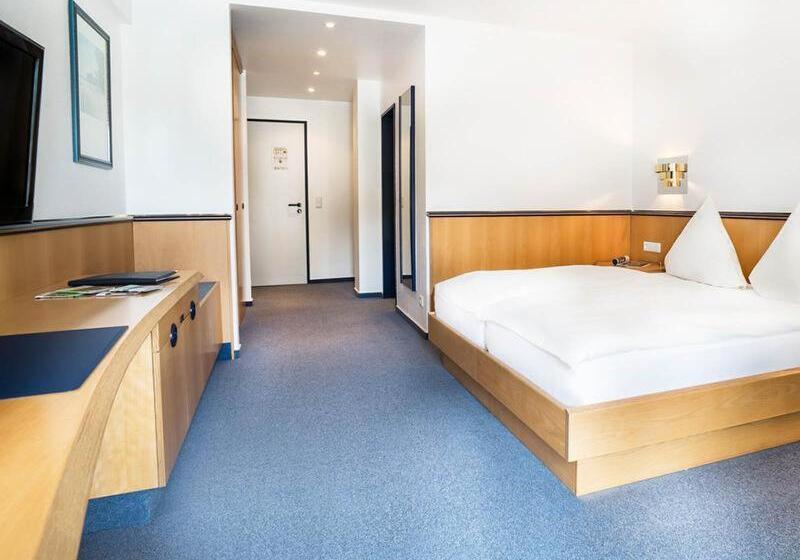 スタンダードルーム, Hennedamm