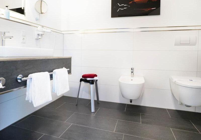 スタンダードルーム, Hennedamm