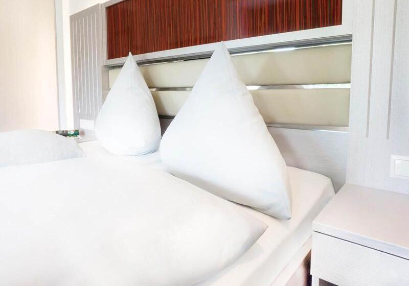 スタンダードルーム, Hennedamm