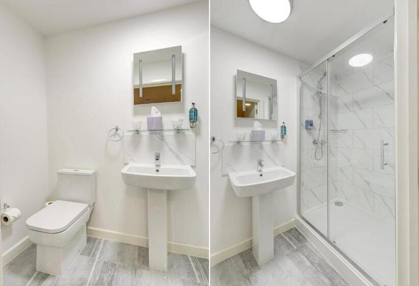 اتاق استاندارد, Plymouth Central