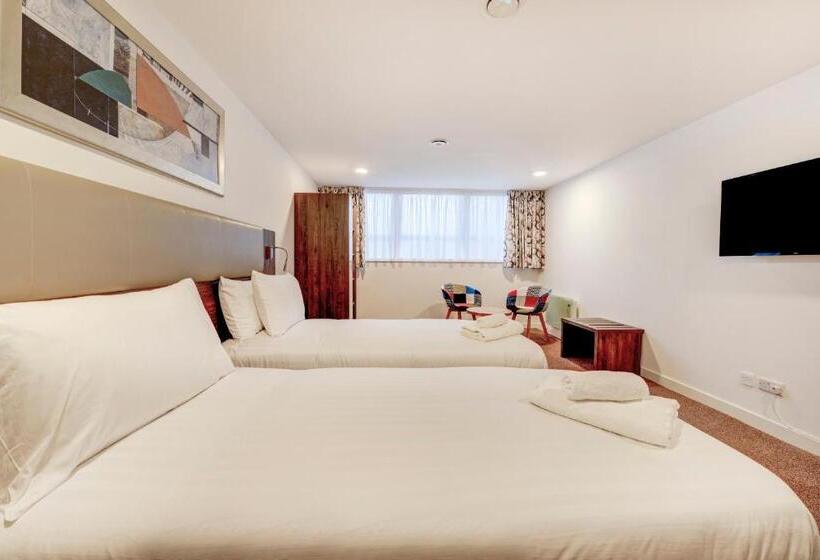 اتاق استاندارد, Plymouth Central