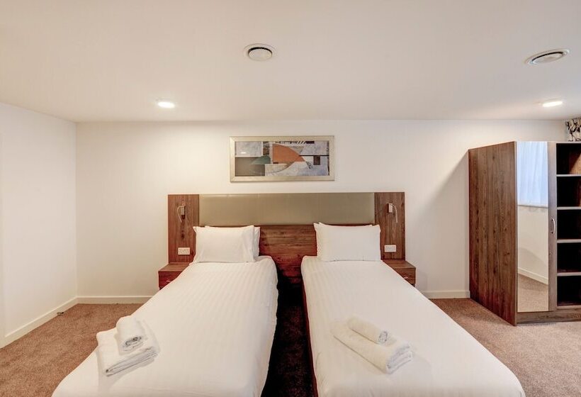 اتاق استاندارد, Plymouth Central