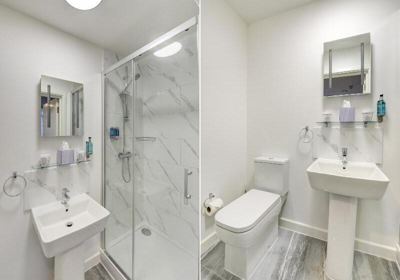 اتاق استاندارد, Plymouth Central