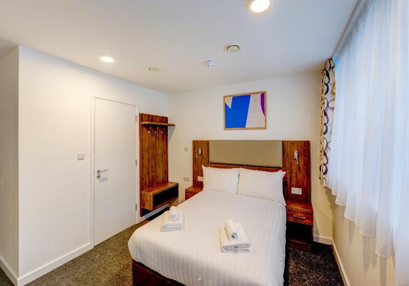 اتاق استاندارد, Plymouth Central