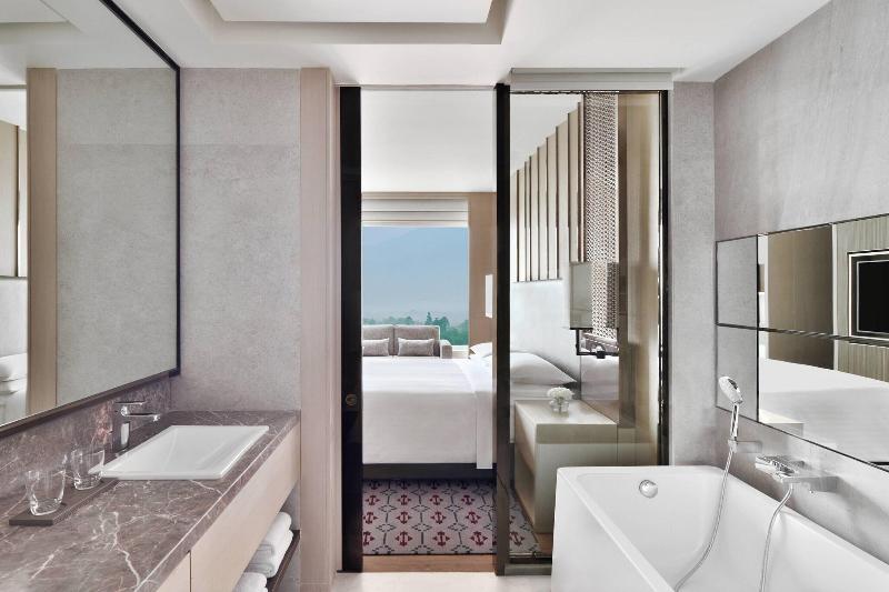 اتاق پرمیوم, The Haywood El Dorado, Tapestry Collection By Hilton