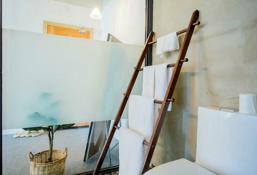 스탠다드 발코니 룸, 1979 Treeinn