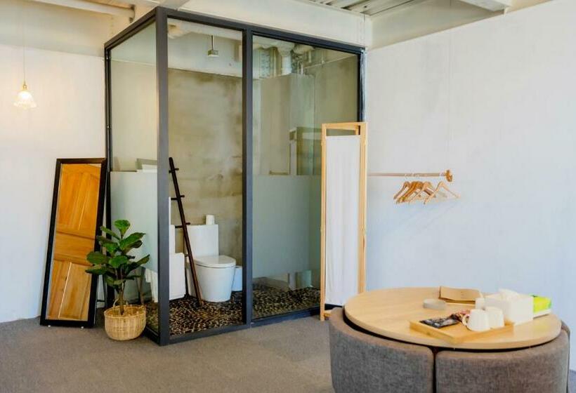 스탠다드 발코니 룸, 1979 Treeinn