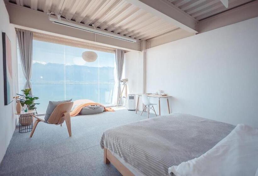 스탠다드 룸, 1979 Treeinn