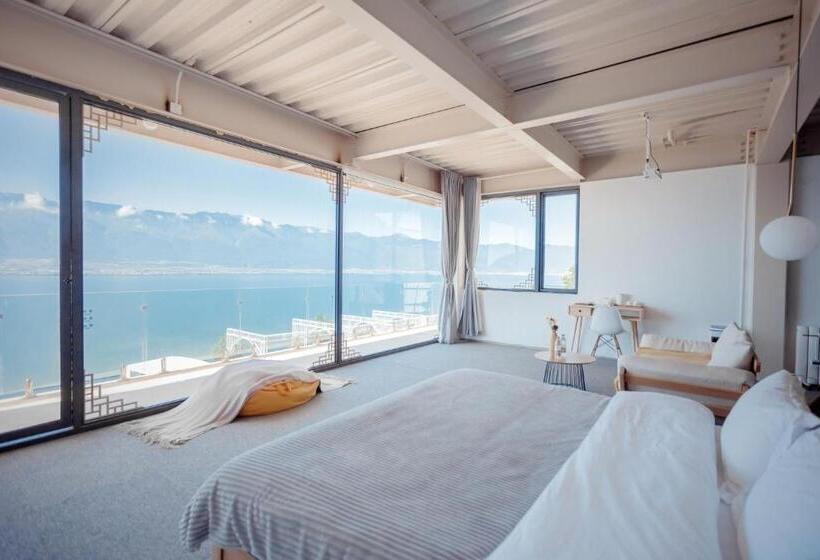 패밀리 룸, 1979 Treeinn