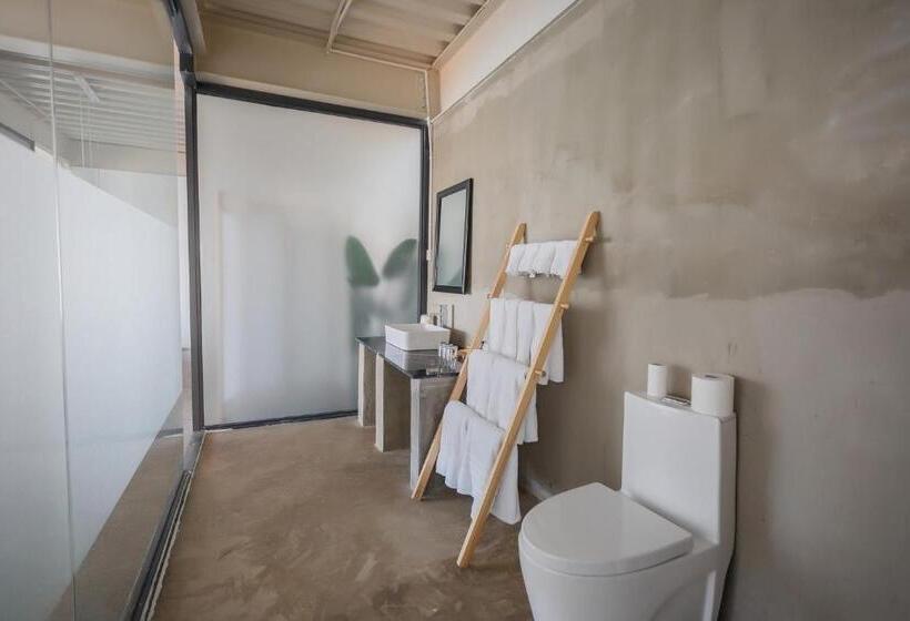 발코니가 있는 4인용 스탠다드 룸, 1979 Treeinn