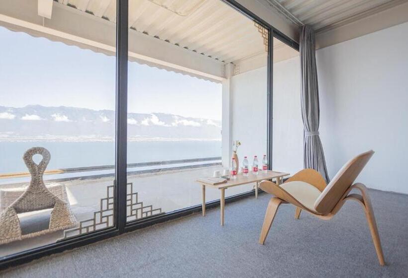 발코니가 있는 4인용 스탠다드 룸, 1979 Treeinn