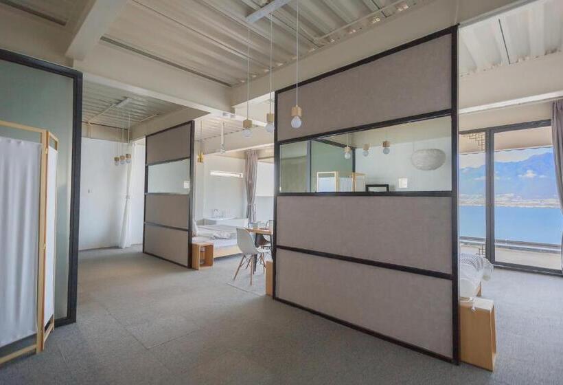 발코니가 있는 4인용 스탠다드 룸, 1979 Treeinn