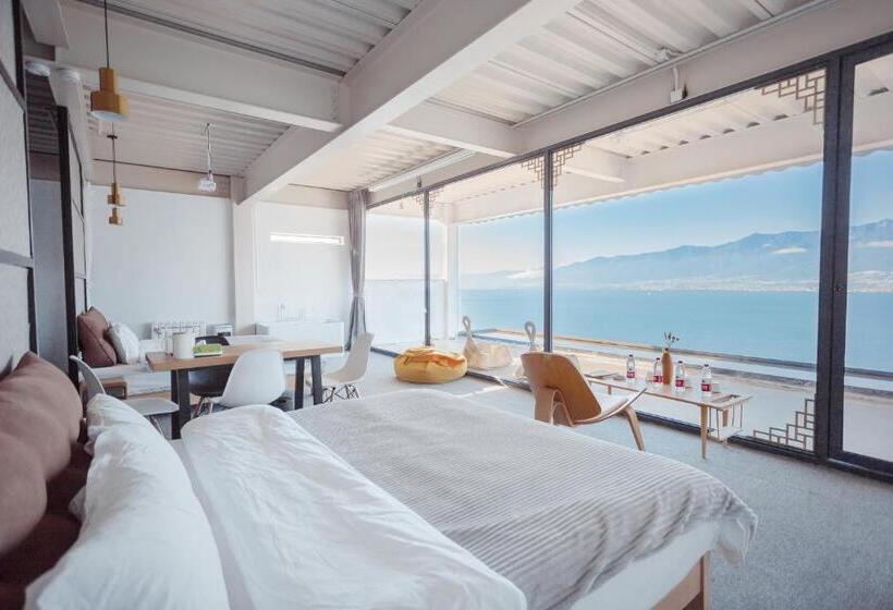 발코니가 있는 4인용 스탠다드 룸, 1979 Treeinn