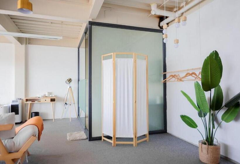 패밀리 룸 바다 전망, 1979 Treeinn