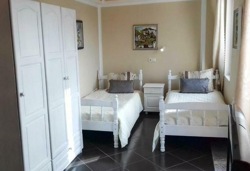 四人标准间, Art Villa Rozalia