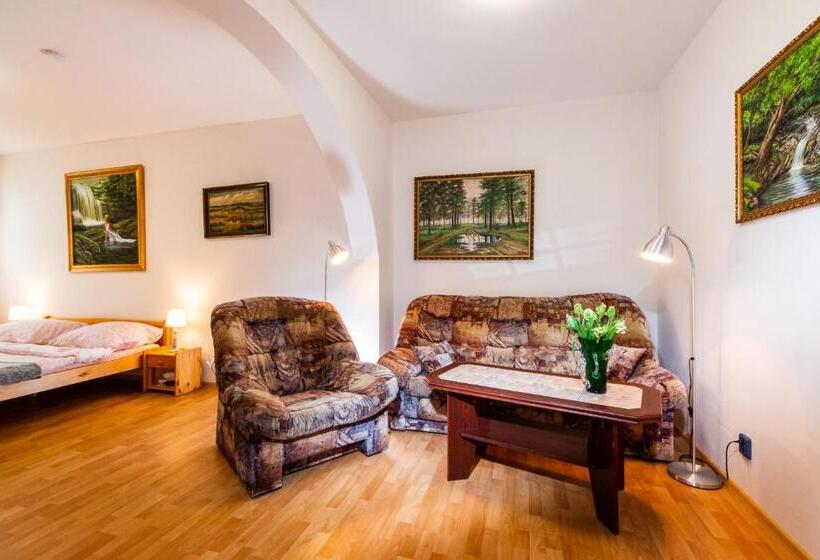 经济房, Penzion Kozí Farma Nový Dvůr