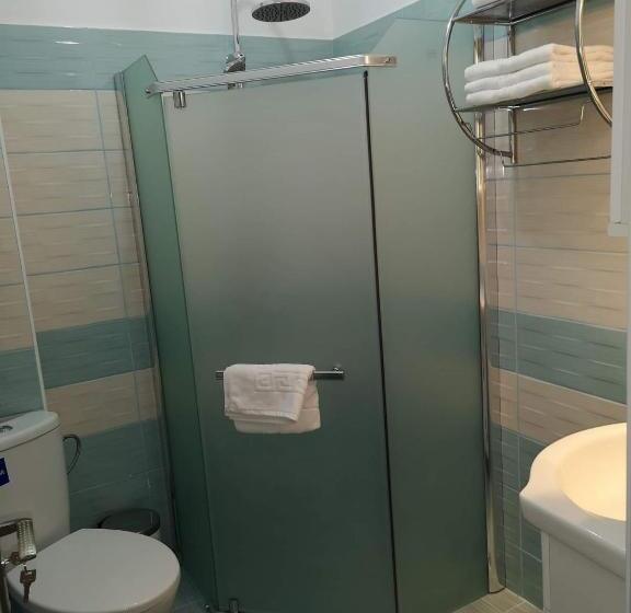 חדר משפחתי דלוקס, Sweet Desire