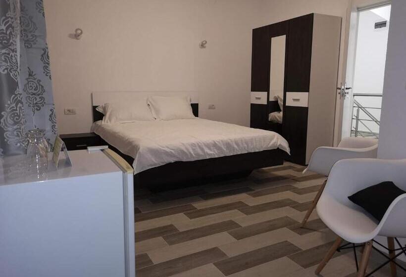 غرفة ديلوكس عائلية, Sweet Desire