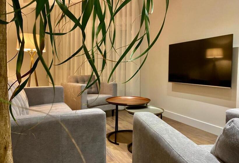 شقة غرفة واحدة, Harpazul