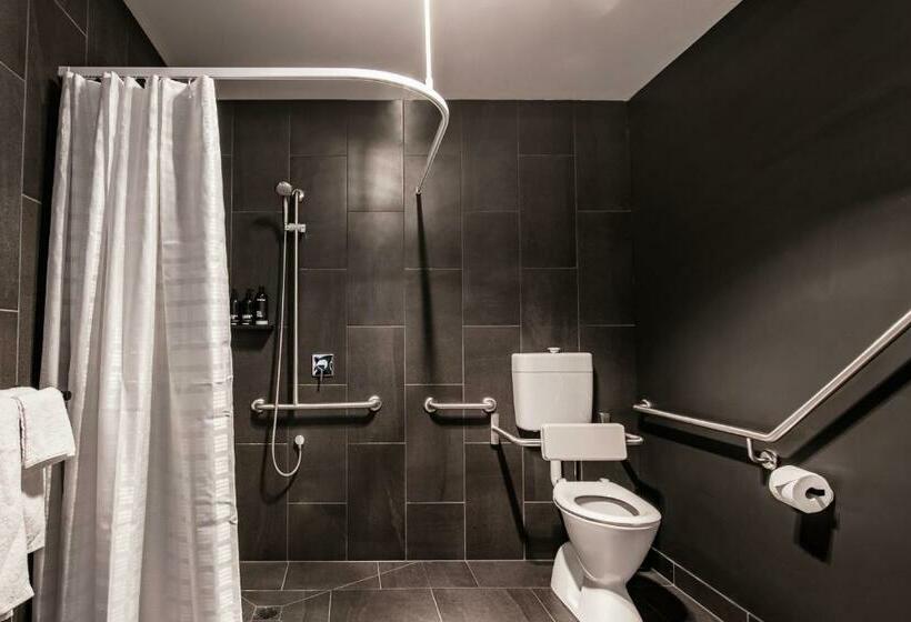 חדר סטודיו סטנדרד, Change Overnight