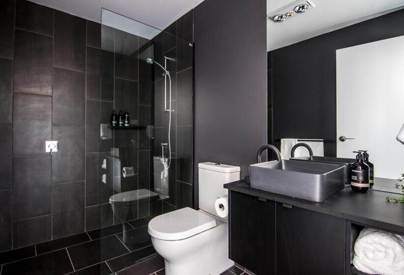 דירת שני חדרים, Change Overnight