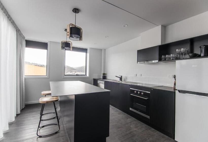 דירת שני חדרים, Change Overnight