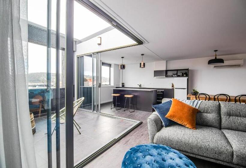 דירת שני חדרים, Change Overnight