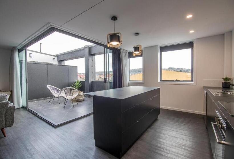 דירת שני חדרים, Change Overnight