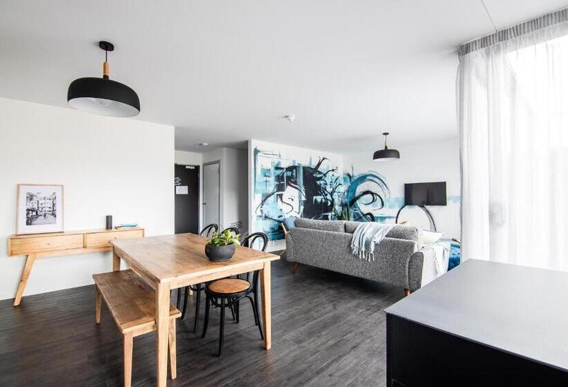 דירת שני חדרים, Change Overnight