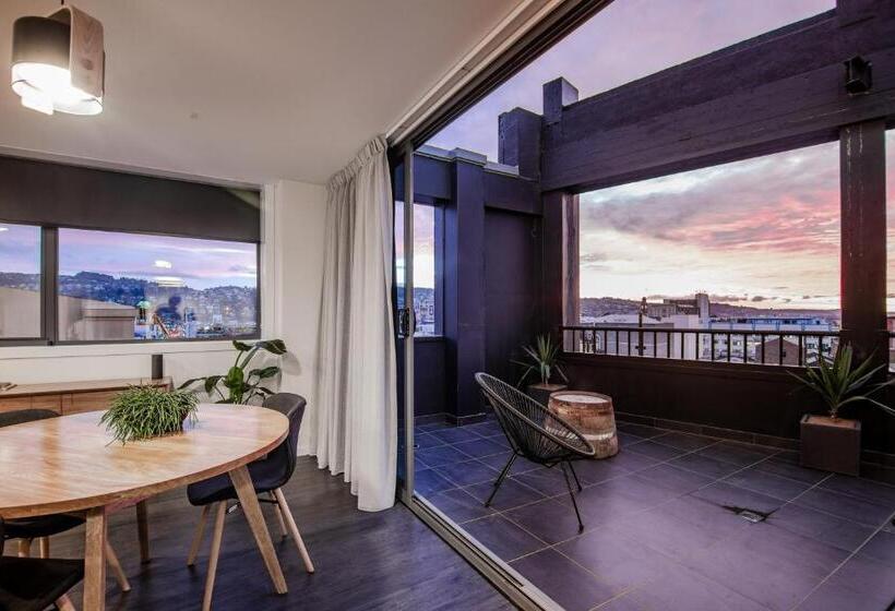 דירת חדר, Change Overnight