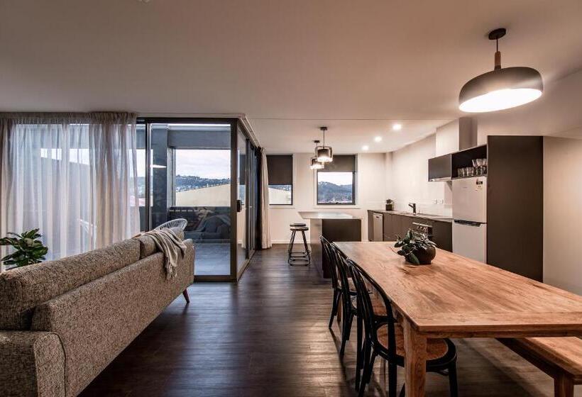 דירת שני חדרים, Change Overnight