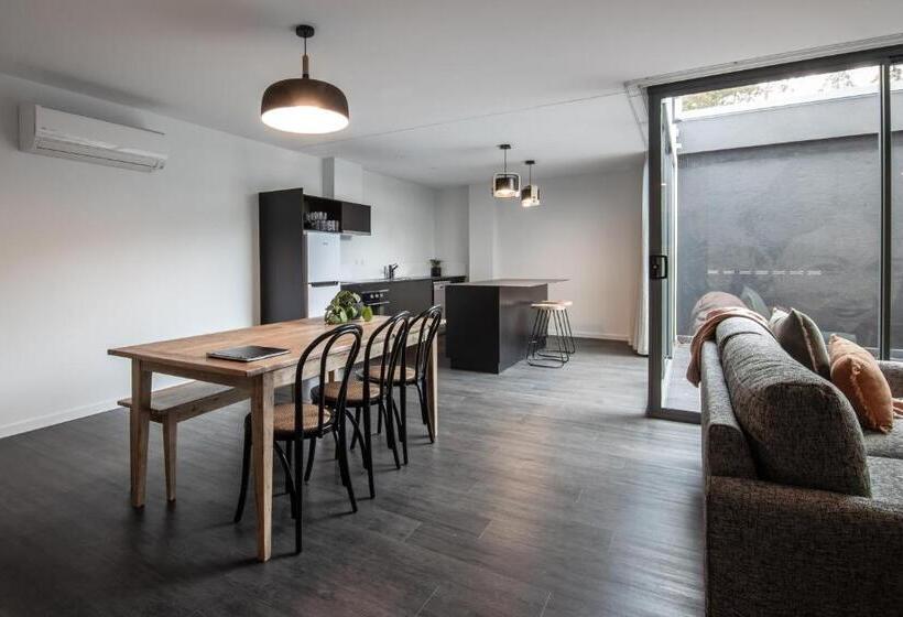 דירת שני חדרים, Change Overnight