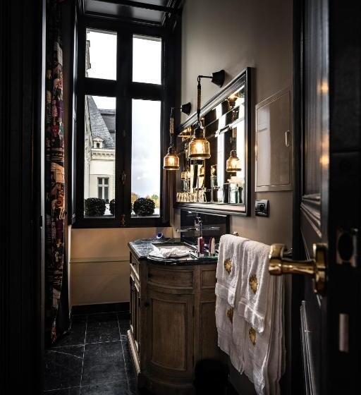 غرفة قياسية, Château De Maubreuil