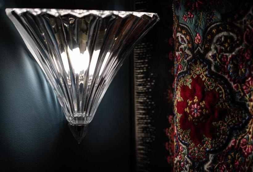 غرفة قياسية, Château De Maubreuil