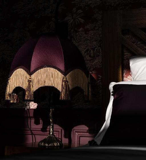 غرفة قياسية, Château De Maubreuil