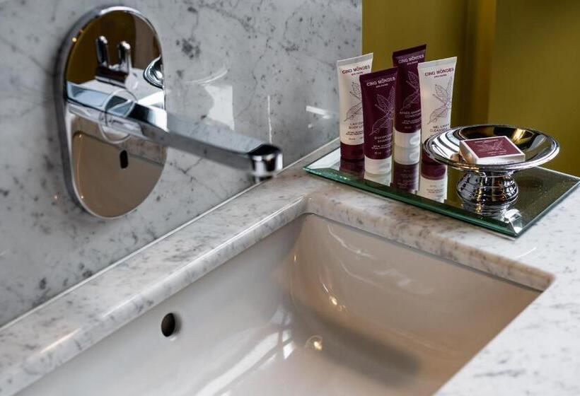 جناح برستيج, Château De Maubreuil