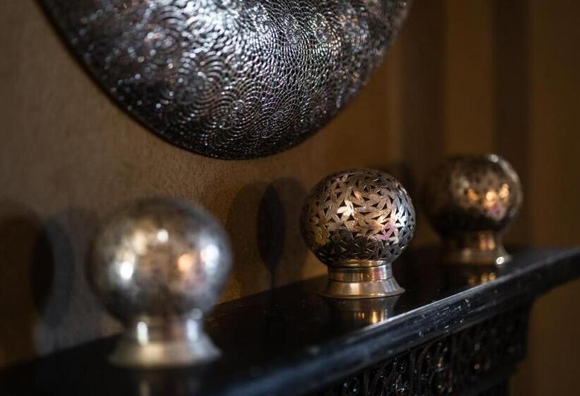 جناح برستيج, Château De Maubreuil