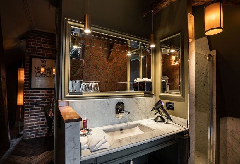 غرفة قياسية, Château De Maubreuil