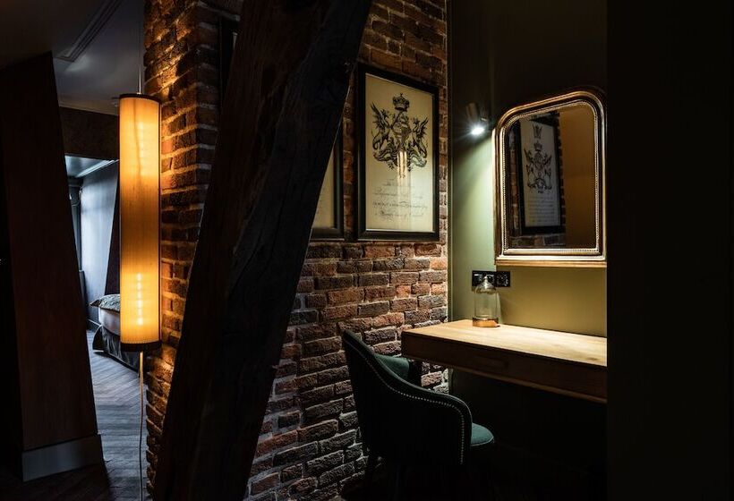 غرفة قياسية, Château De Maubreuil