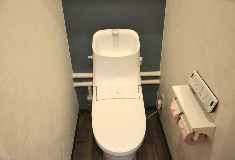 패밀리 룸, Economy Hotel Upashi